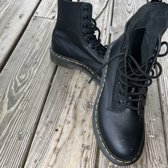 Dr Marten woman boot leather - Picture 3 of 8